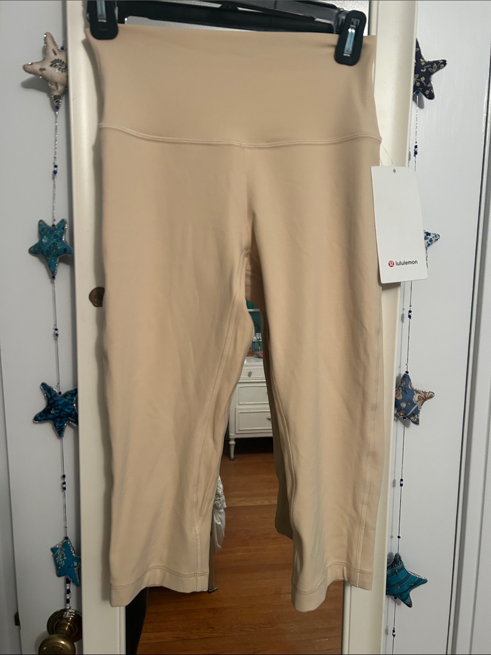 NWT Lululemon HR crop 17” Size 6